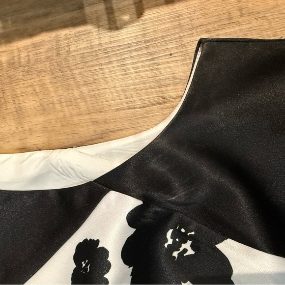 Kensie Monochrome Floral Mini Dress - Picture 5 of 8